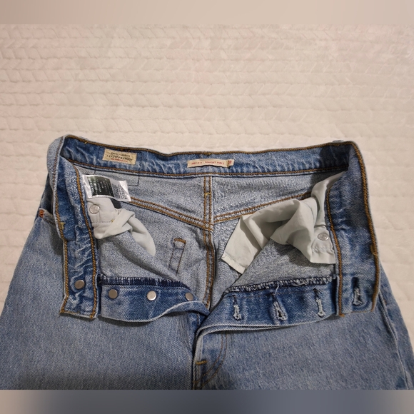 Levi's Straight Ribcage Jeans - Picture 6 of 7